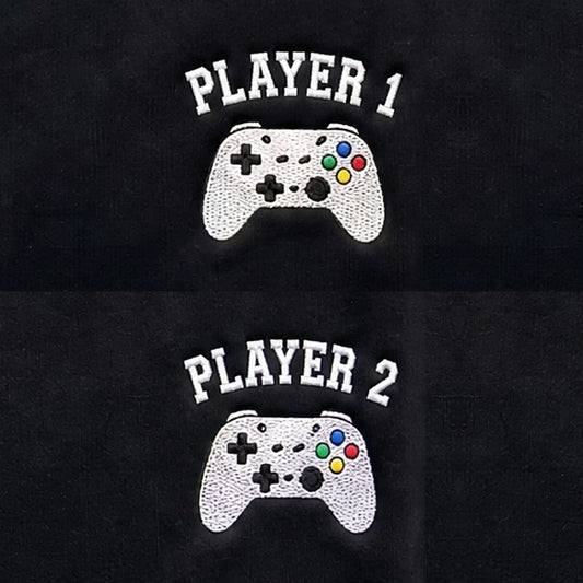 Duo Joueur 1 et Joueur 2 : broderie de près