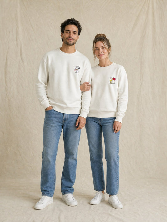 Duo de pulls brodés Snoopy et Woodstock portés en couple